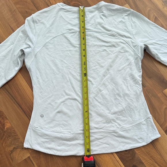 Lululemon Elegant Women's Long Sleeve Top in White - Picture 7 of 11